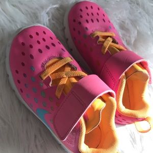 Toddler pink Nike’s